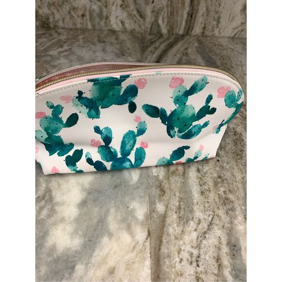 Makeup Bag with Cactus Design - Picture 2 of 6